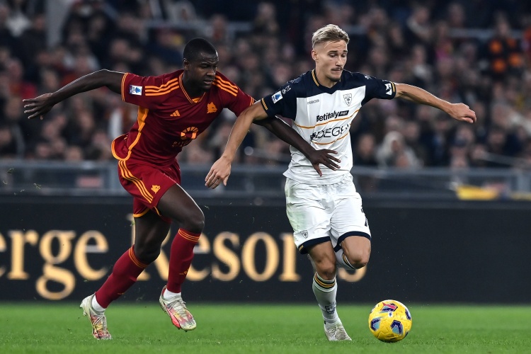 开云体育-斯基拉：巴萨、曼联等队关注恩迪卡，罗马为球员估价5000万欧